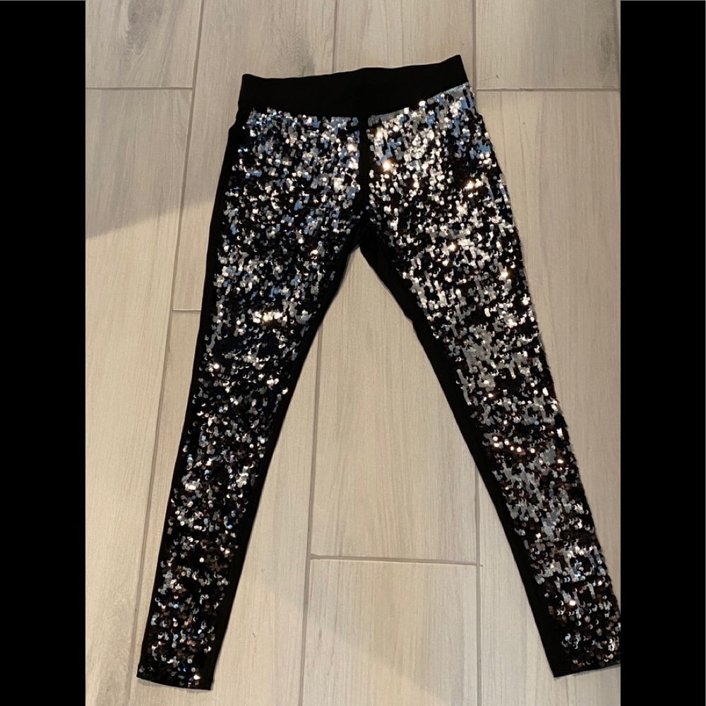 Nordstrom SEQUIN Black & Silver leggings. Size L